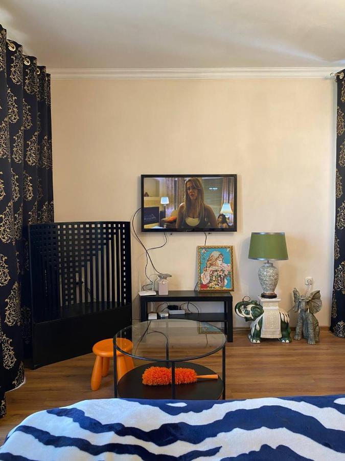 Chasha Polnaya Apartment Sukhumi Luaran gambar
